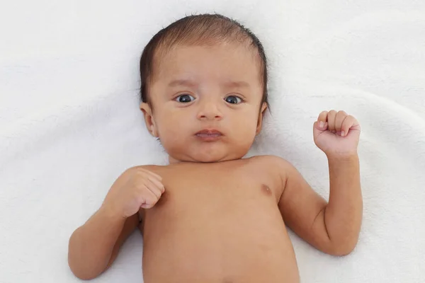 Fechar Bebê Recém Nascido — Fotografia de Stock