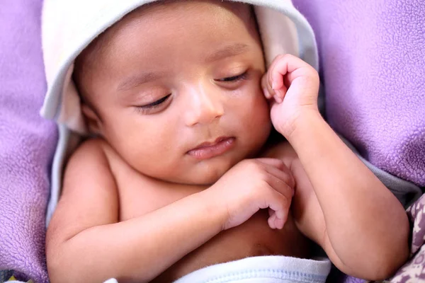 Νεογέννητο Μωρό Στον Ύπνο Κοντινό Πλάνο — Φωτογραφία Αρχείου
