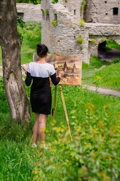 Student Artist Paints Painting Paint Brush Picture Depicts Old Fortress — Stock Photo, Image