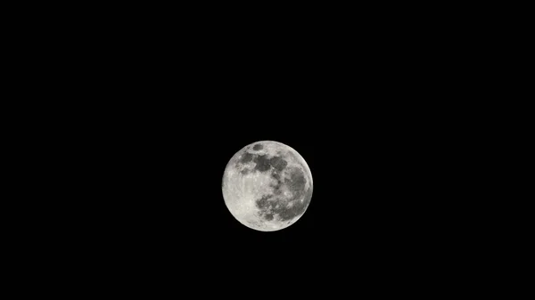 满月在黑色的天空 天文现象 — 图库照片