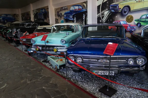 Museum Phaeton mobil vintage Uni Soviet dan Amerika Serikat — Stok Foto