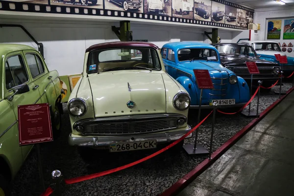 ビンテージ車ソ連のフェートン博物館とアメリカ — ストック写真