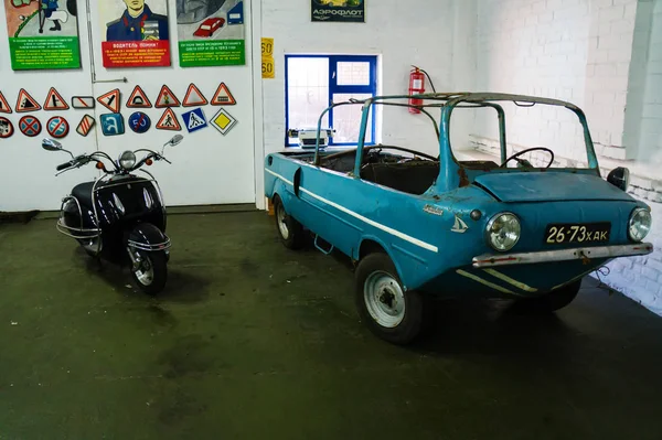 Museo Phaeton de coches antiguos URSS y los EE.UU. — Foto de Stock