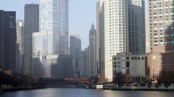 Kantelen Omhoog Shot Van Trump Gebouw Binnenstad Van Chicago — Stockvideo