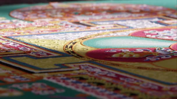 Renkli Bir Kum Mandala Panning Sağ Çekim — Stok video