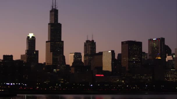 Panning Solnedgång Skott Chicago Stadsbilden — Stockvideo