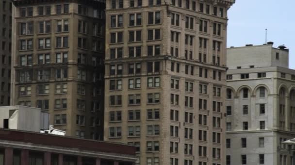 Szűk Panorámafelvétel Szemcsésedik Ból Felhőkarcolók Detroit — Stock videók