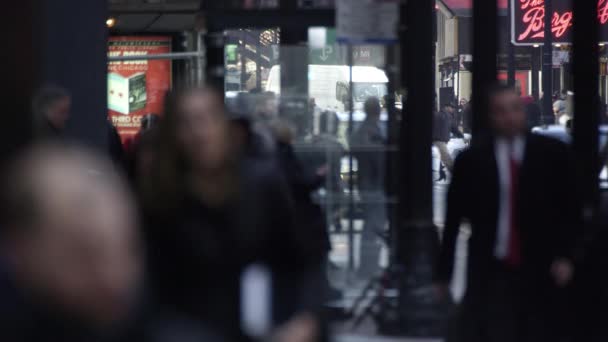 Chicago Usa Circa 2017 Tight Shot Pedestrians Traffic Downtown Chicago — Stock Video