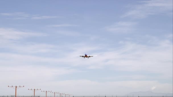 Tiro Sequência Uma Aproximação Aterragem Avião Comercial — Vídeo de Stock