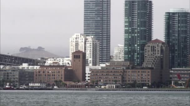 Tight Panning Shot Oakland Bay Bridge San Francisco Waterfront — Vídeo de stock