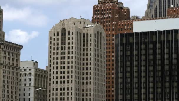 Apertado Panning Tiro Dos Edifícios Arranha Céus Detroit — Vídeo de Stock