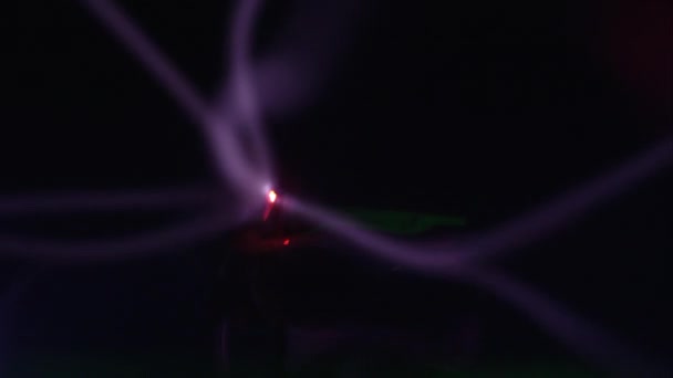 Lasery Piłki Plazmowej Poruszające Się Zwolnionym Tempie Kuli Ziemskiej — Wideo stockowe