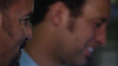 Kadar görüntülemek için erkekler konuşma olarak kapatın ve ağ sunucusu monitörde çalışmak