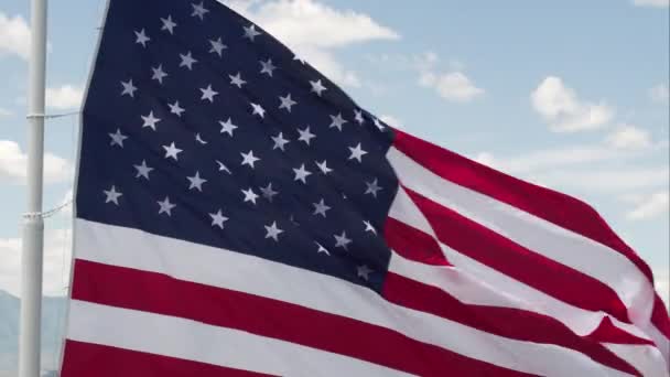 Uitzicht Amerikaanse Vlag Geschoten Van Drone Waait Wind — Stockvideo