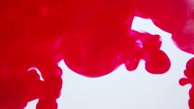 Temiz su tüketen bu kırmızı mürekkeple doldurma yukarıya.