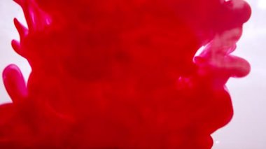 Tam renk doldurma suya kırmızı mürekkep püskürtme.