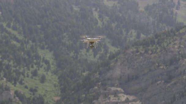 Vue Drone Volant Dans Ciel Déplaçant Travers Canyon Avec Des — Video
