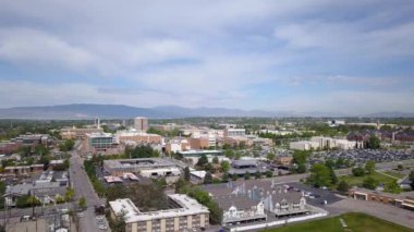 BYU Kampüsü yakınındaki Provo, Utah 'a bakan havadan görünüm.