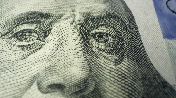 Privirea Lui Benjamin Franklin Asupra Bancnotei 100 Dolari Macro Imagine de stoc