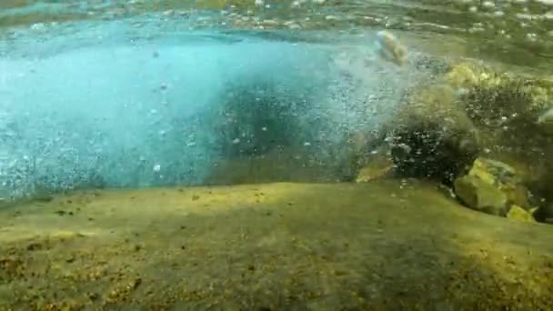 Vista Subaquática Bolhas Fluindo Corrente Rio Águas Claras American Fork — Vídeo de Stock