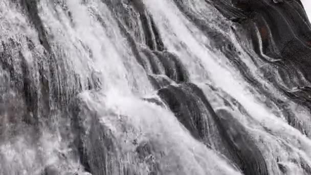 Vista Vicino Delle Cascate Acqua Gibbon Falls Nel Parco Nazionale — Video Stock
