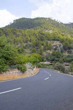 Dağ Mallorca, İspanya için önde gelen yol asfalt doğal görünümü