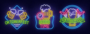 Büyük set neon billboard, tema bira. Oktoberfest neon tabela, izole plakası, parlak tabela, afiş ışık. Vektör çizim