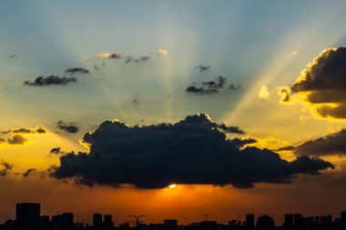 Kuala Lumpur, Malezya 'da muhteşem gün batımı manzarası.