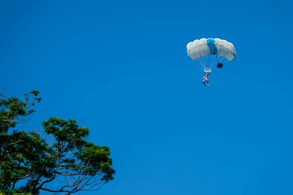 Kuala Lumpur Malaysia 26Th Sep 2019 Base Jumpers Jumps Tower — Stock Photo, Image