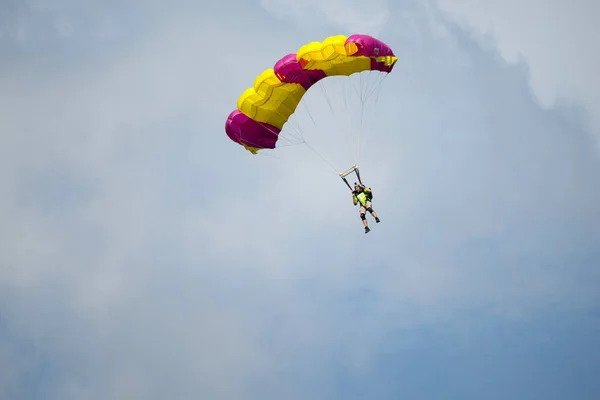 Kuala Lumpur Malaysia 26Th Sep 2019 Base Jumpers Jumps Tower — Stock Photo, Image