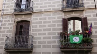 Gotik çeyrek Barcelona tarihi bir binanın balkon