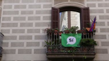 Gotik çeyrek Barcelona tarihi bir binanın balkon