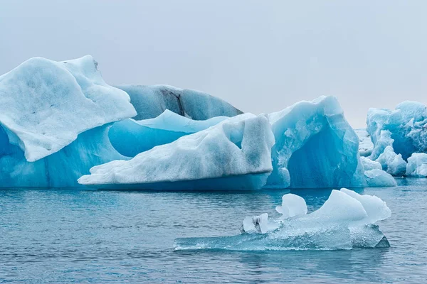 Παγόβουνα Στη Λίμνη Jokulsarlon Κοντά Στον Παγετώνα Vatnajokull Ισλανδία — Φωτογραφία Αρχείου