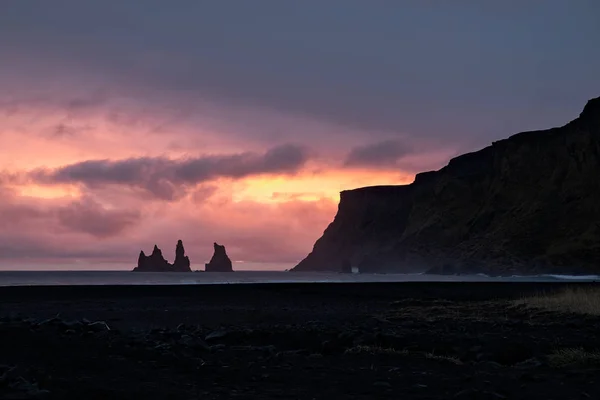 Zachód Słońca Czarnej Plaży Reynisdrangar Vik Islandia — Darmowe zdjęcie stockowe