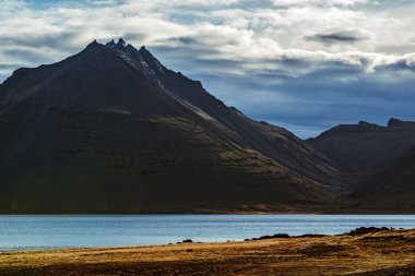 İzlanda'da Vestrahorn Dağı