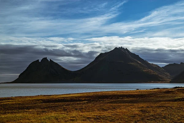 Montaña Vestrahorn en Islandia — Foto de Stock