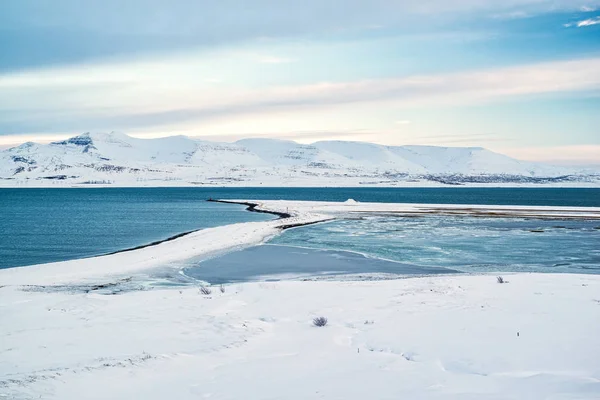 Uitzicht op de Hvalfjordur in de winter, IJsland — Gratis stockfoto