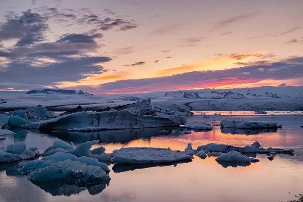 Colorato Tramonto Nella Laguna Del Ghiacciaio Jokulsarlon Nel Parco Nazionale — Foto Stock