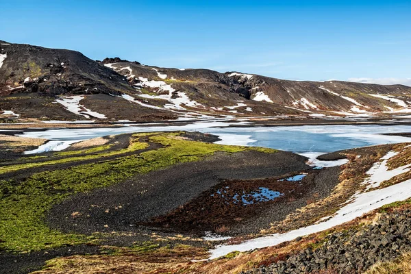 Kleifarvatn Jezero Zimě Slunečném Dni Blízkosti Krysuvik Sírové Oblasti Poloostrově — Stock fotografie