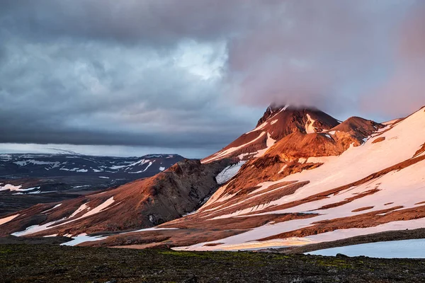 Auringonlasku Lähellä Kerlingarfjollia Geoterminen Alue Kesäpäivänä Islanti — kuvapankkivalokuva