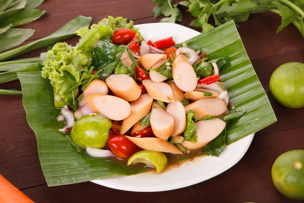 Ensaladas Tailandesas Agrias Picantes Calientes Con Salchicha — Foto de Stock