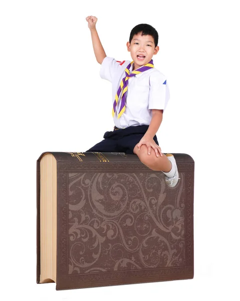Zurück Zur Schule Lustige Kleine Junge Tragen Pfadfinderanzug Sitzt Auf — Stockfoto