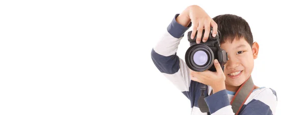 Aziatische Jongen Met Camera Geïsoleerd Witte Achtergrond Shooting Pose Niet — Stockfoto