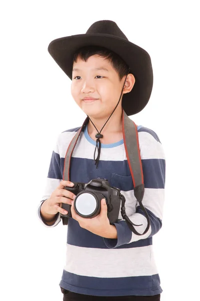 Feliz Ásia Menino Usa Vaqueiro Chapéu Segurando Câmera Isolado Branco — Fotografia de Stock