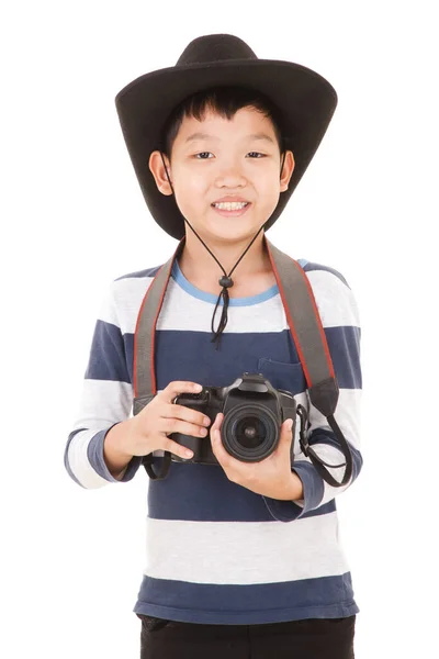 Gelukkig Aziatische Jongen Draagt Cowboy Hoed Holding Camera Geïsoleerd Wit — Stockfoto