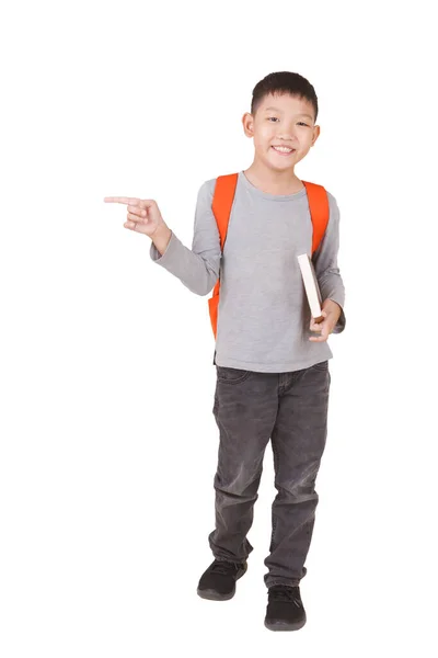 Asiático Niño Escuela Sosteniendo Libro Mano Arriba Con Naranja Mochila — Foto de Stock