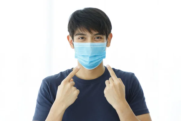 Azjata Nosi Maskę Aby Zapobiec Infekcji Choroby Układu Oddechowego Powietrzu — Zdjęcie stockowe