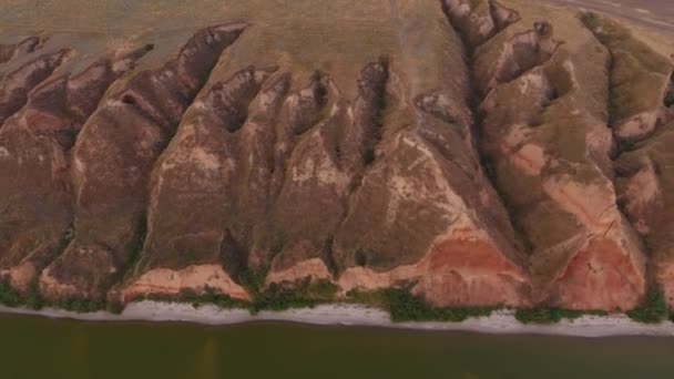 Letecký Snímek Pobřeží Černého Moře Vypadá Jako Starověké Bašta Létě — Stock video