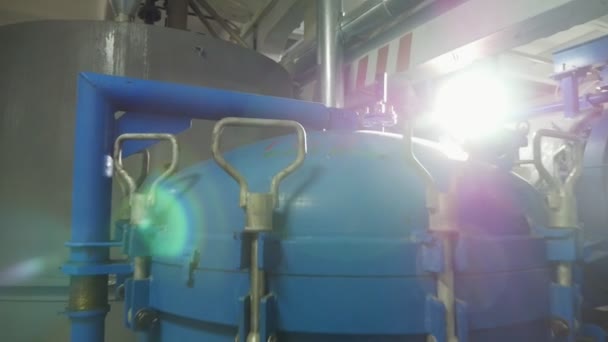 Большие Сферические Цистерны Подсолнечного Масла Современном Нефтедобывающем Заводе — стоковое видео