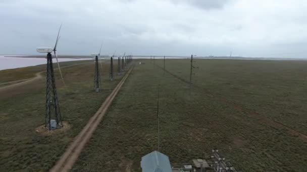 Nikolaev Ukrayna Eylül 2018 Elektrik Direkleri Rüzgar Güç Dönüştürücüler Bir — Stok video